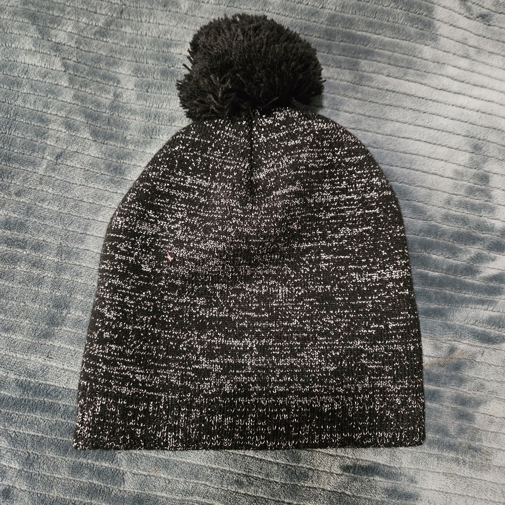 Batman Beanie - Picture 3 of 9